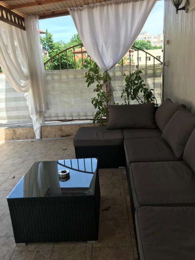 White Rose Guest Rooms Burgas by Eksteriør bilde