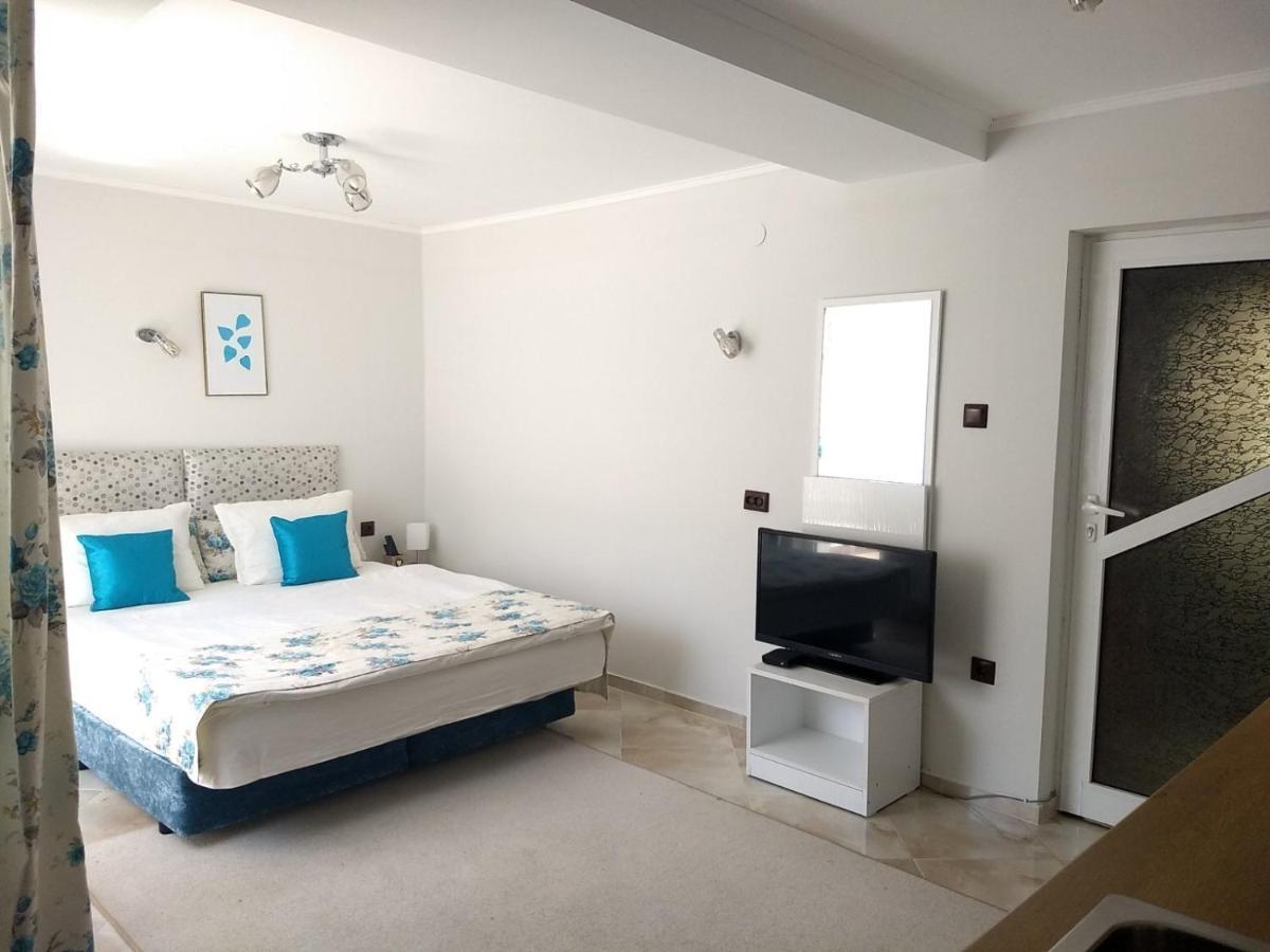 White Rose Guest Rooms Burgas by Eksteriør bilde