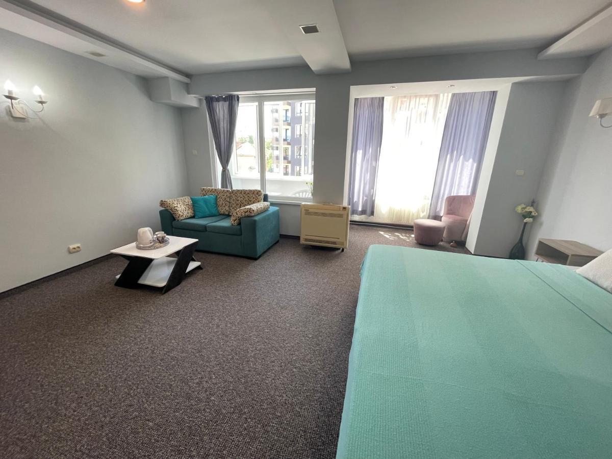 White Rose Guest Rooms Burgas by Eksteriør bilde
