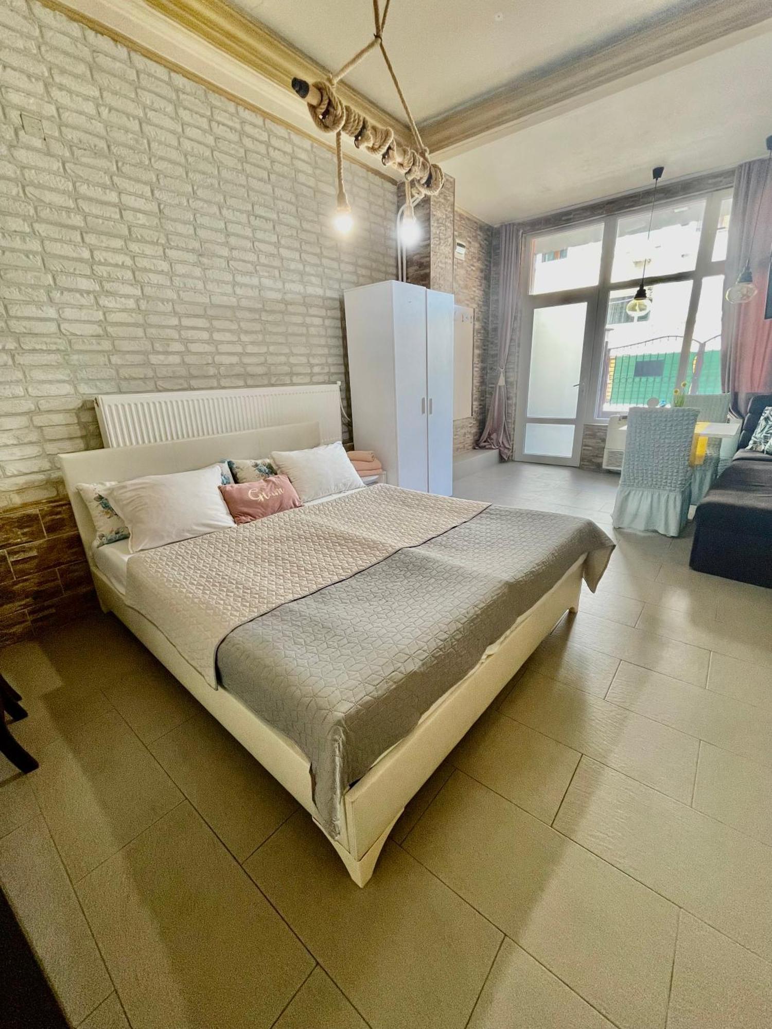 White Rose Guest Rooms Burgas by Eksteriør bilde