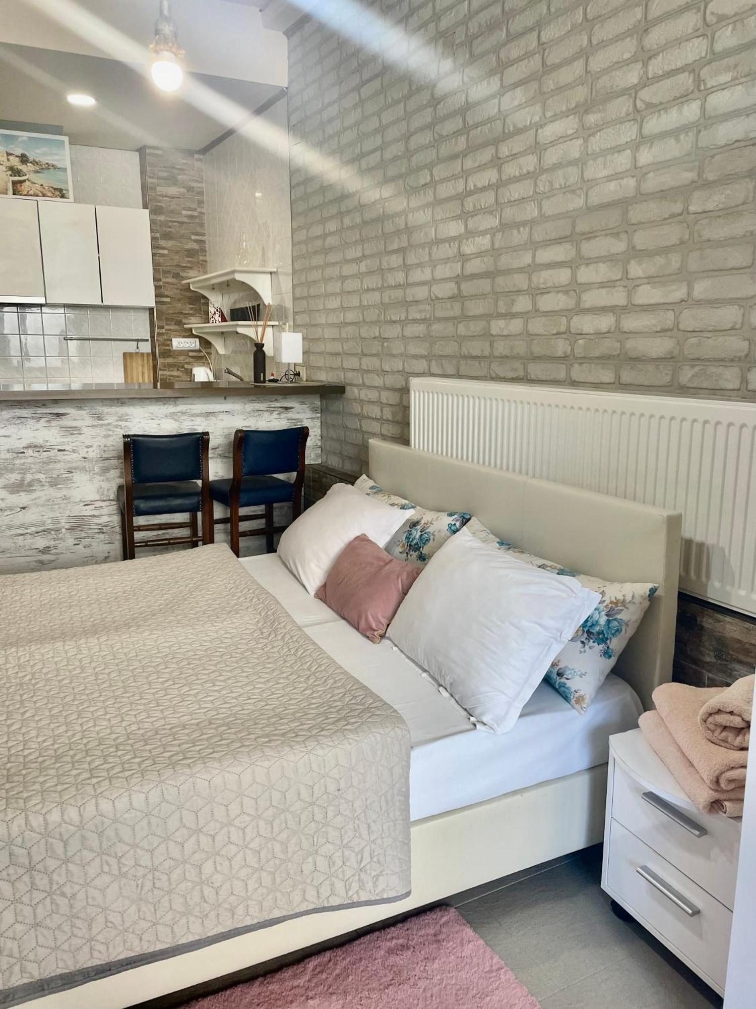 White Rose Guest Rooms Burgas by Eksteriør bilde
