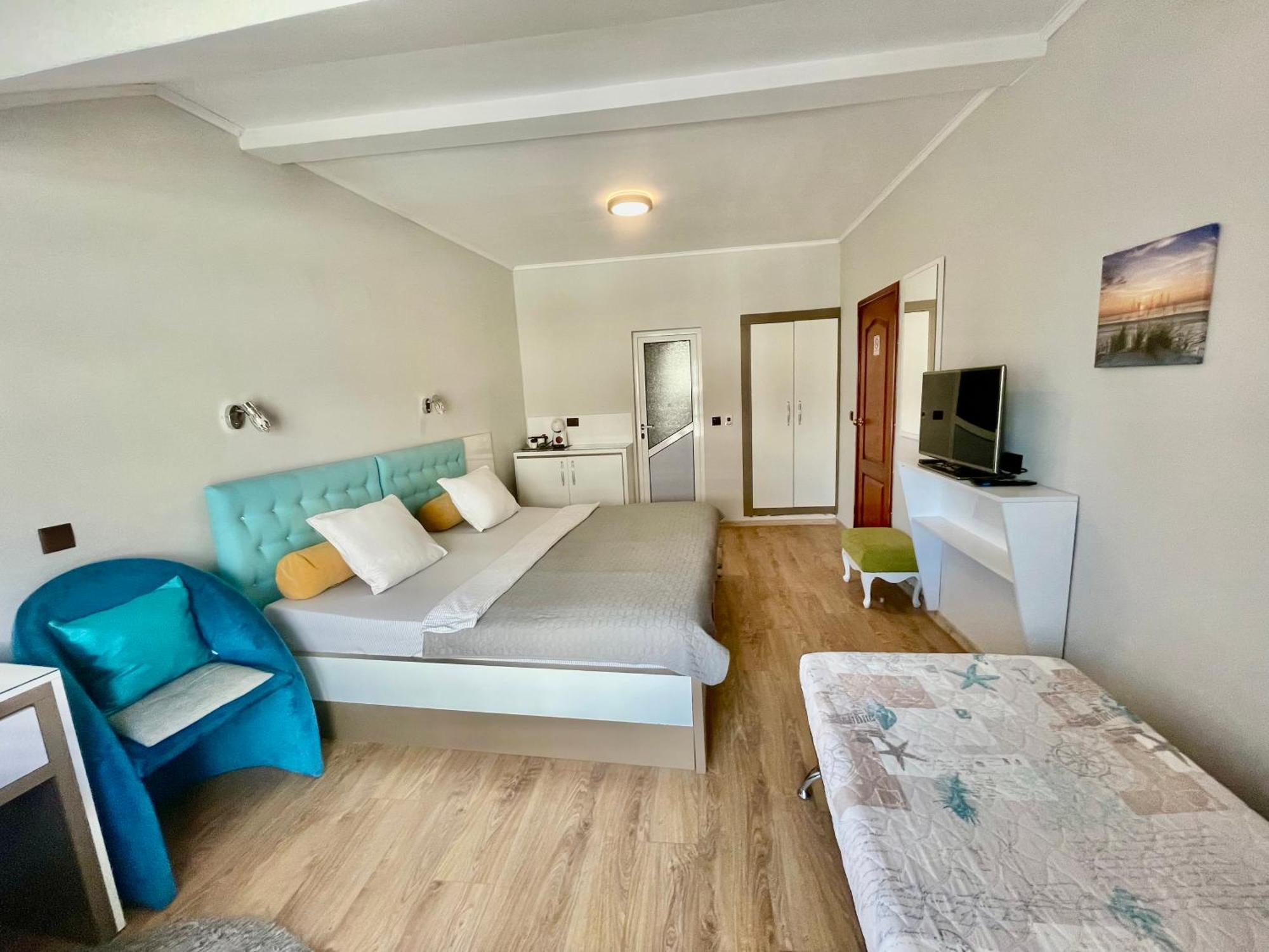 White Rose Guest Rooms Burgas by Eksteriør bilde