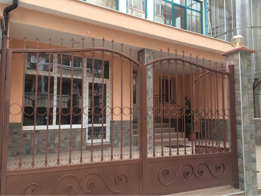 White Rose Guest Rooms Burgas by Eksteriør bilde