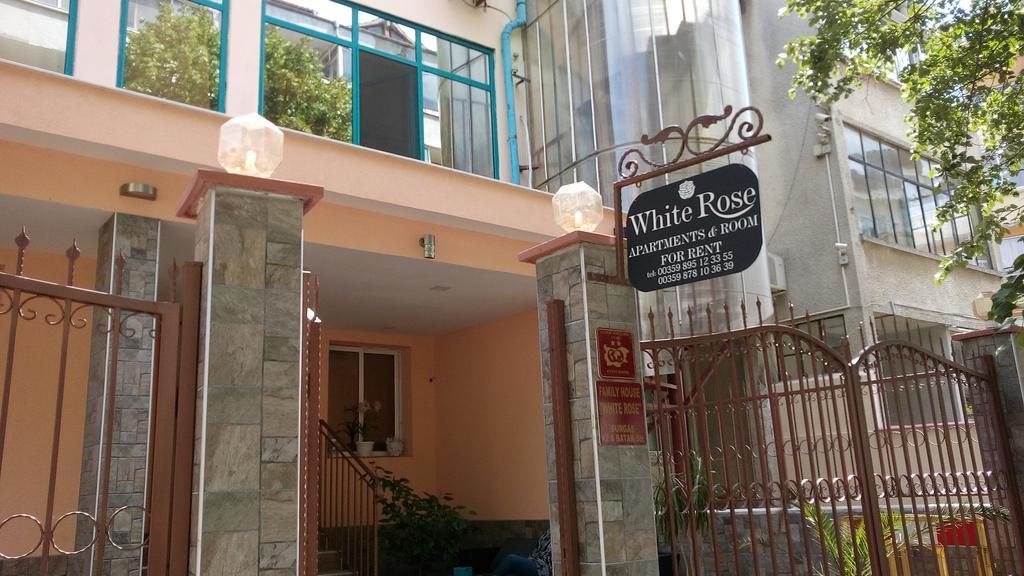 White Rose Guest Rooms Burgas by Eksteriør bilde