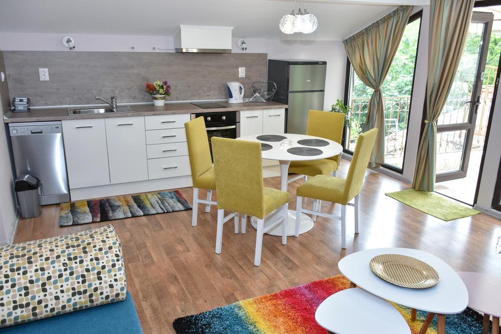 White Rose Guest Rooms Burgas by Eksteriør bilde