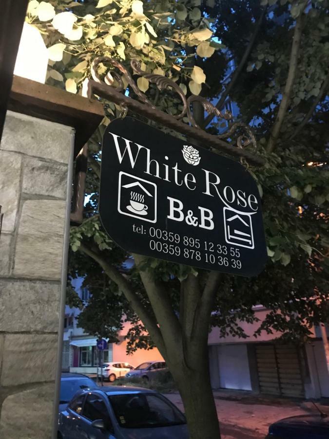 White Rose Guest Rooms Burgas by Eksteriør bilde