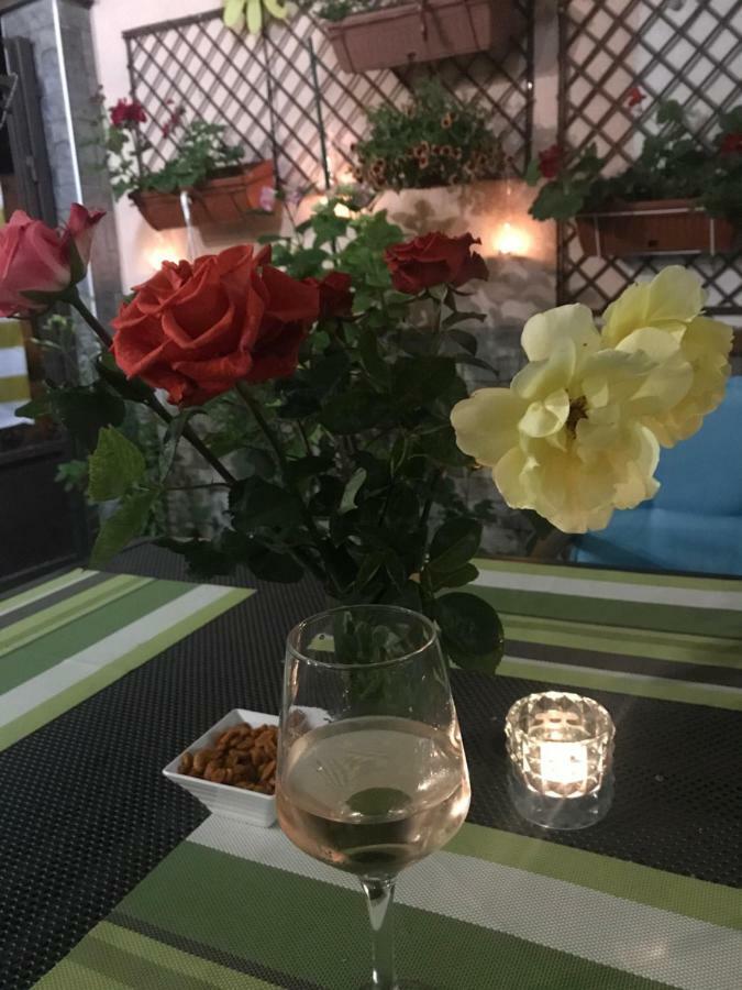 White Rose Guest Rooms Burgas by Eksteriør bilde